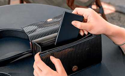 Porta-cartões com acesso rápido e bloqueio RFID