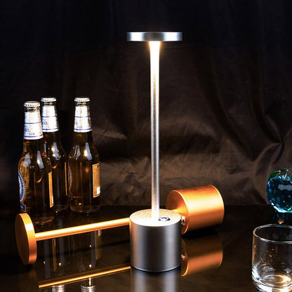 Sophisticated “pole” lamp with USB 2 charging