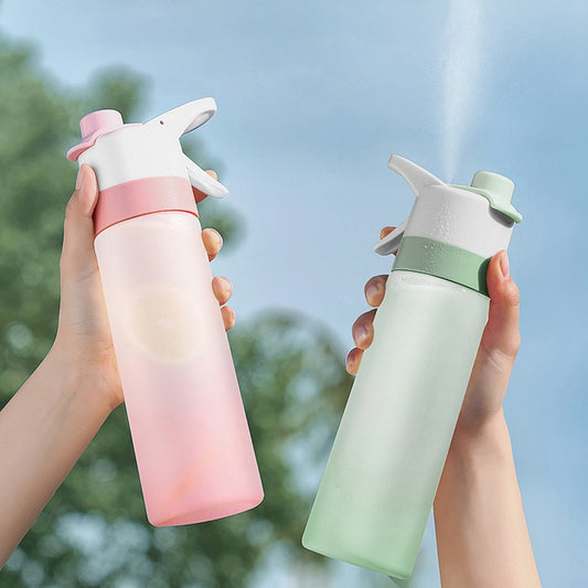 Auslaufsichere Squeeze-Wasserflasche (mit Wasserspray/Spritzer) 650 ml