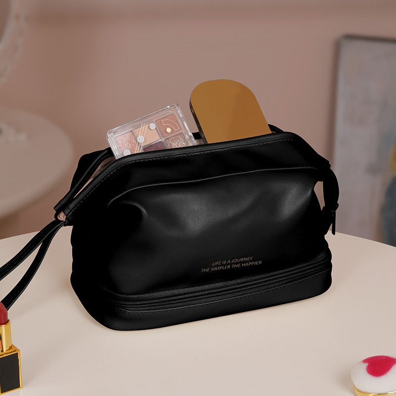 Toiletry bag with double compartment in polyurethane leather