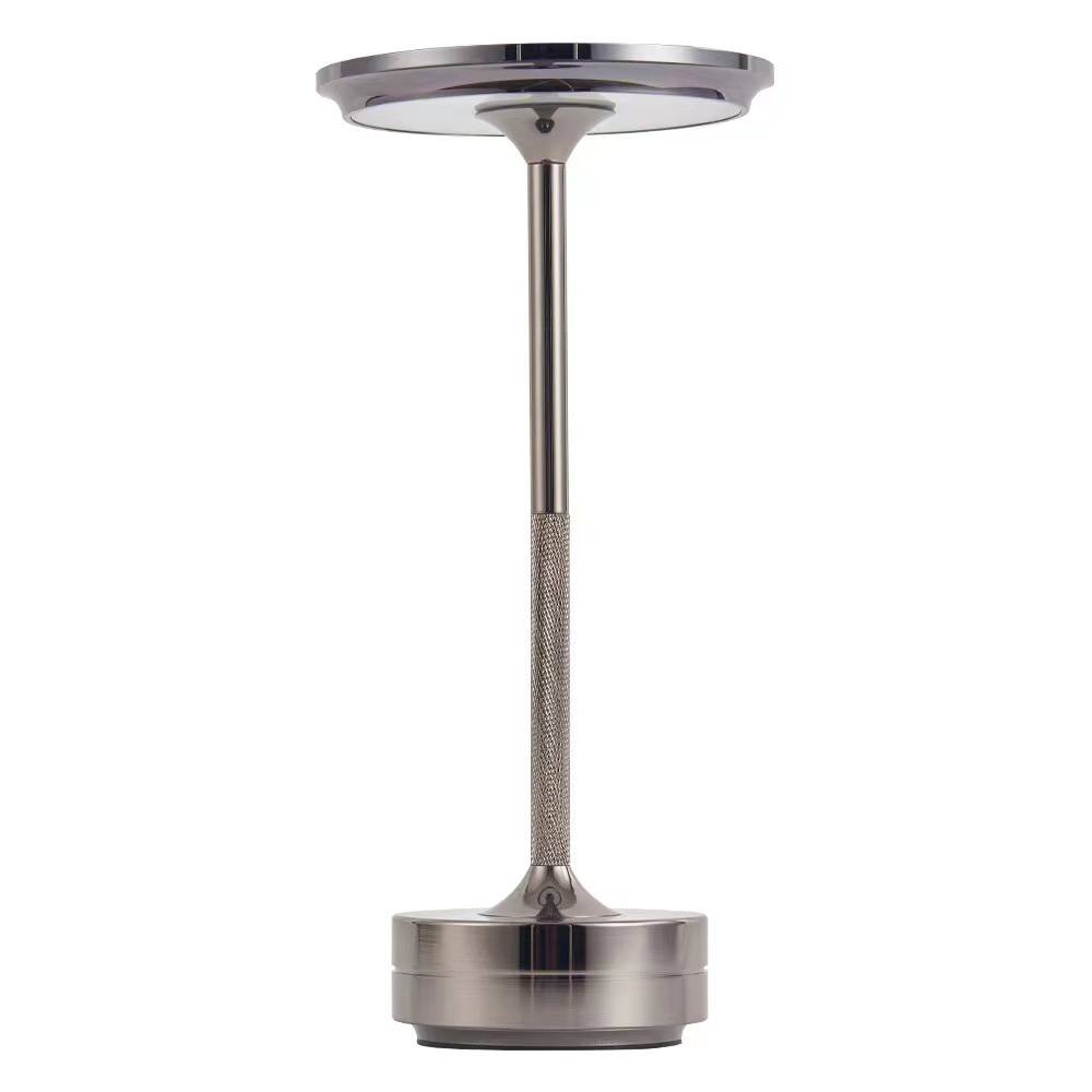 Anspruchsvolle „Pole“-Lampe mit USB-Aufladung